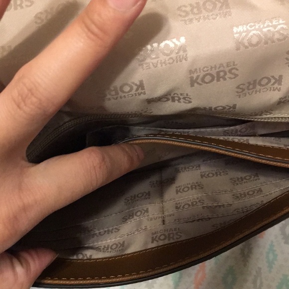 Authentic Michael Kors - Picture 7 of 8